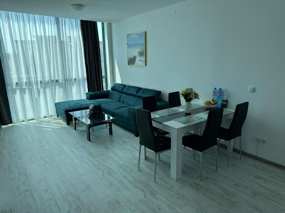 פרימורסקו Spacious And Cozy Apartment In Complex Del Sol מראה חיצוני תמונה