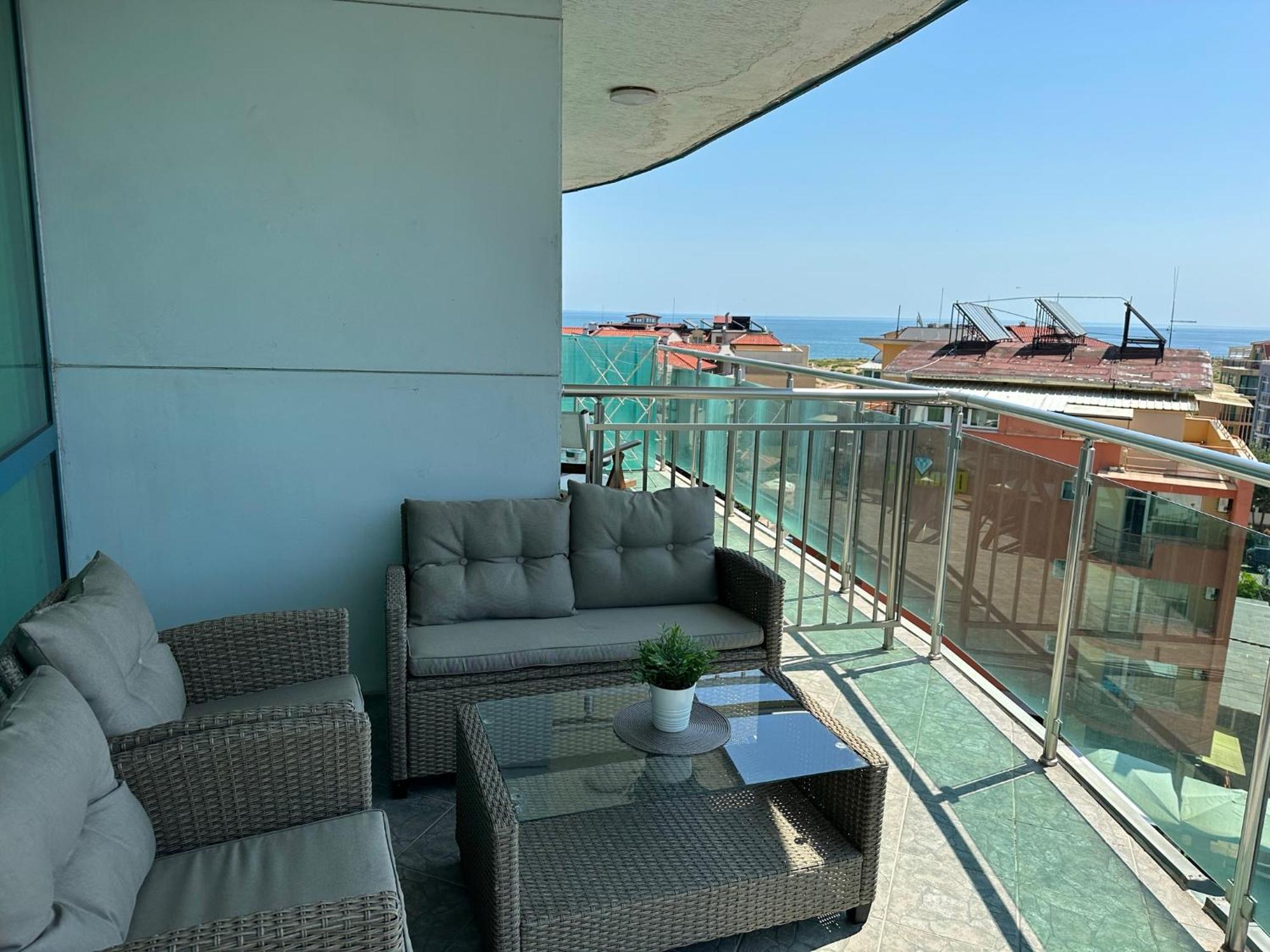 פרימורסקו Spacious And Cozy Apartment In Complex Del Sol מראה חיצוני תמונה